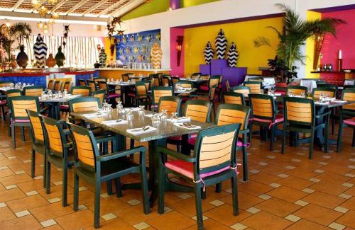 Rincon de Guayabitos Resort | Delightful Decameron Los Cocos: All-Inclusive Oceanfront Escape