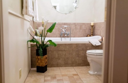 Decatur Bed & Breakfast | Guest Rated: 9.2 at Decatur CourtHouse Suites with Breakfast