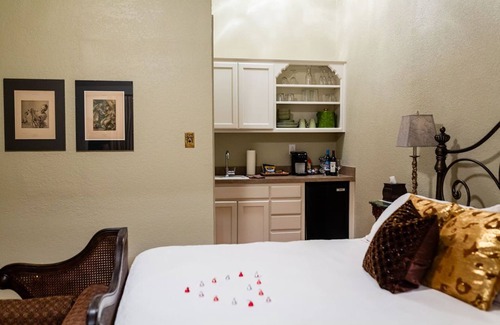 Decatur Bed & Breakfast | Guest Rated: 9.2 at Decatur CourtHouse Suites with Breakfast