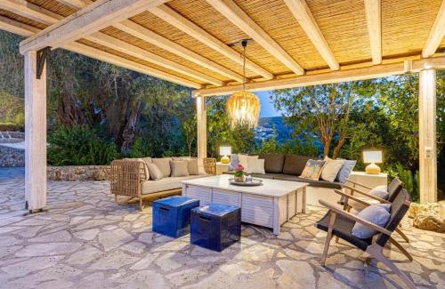 Liapades House | Decavos House: 4-Star Family-Friendly Retreat