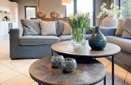 Timmendorfer Strand Apartment | Oceanfront Retreat at Deck 1, Timmendorfer Strand