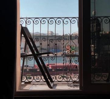Cospicua Apartment | Stunning Views at Deck 3 Savynomad Harbour Residences