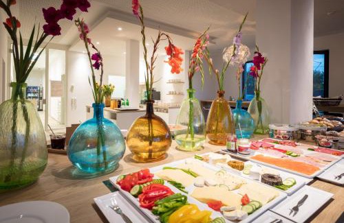 Soest Hotel | Stylish DECK 8 DESIGNHOTEL in Soest with Great Amenities