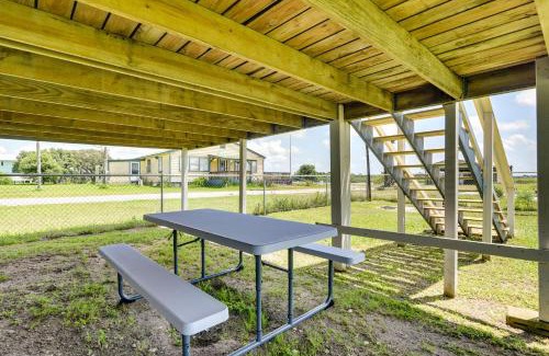 Freeport House | Guest Rated 10/10: Pet-Friendly Texas Retreat with Yard