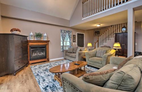 Osage Beach House | Cozy Hilltop Home in Osage Beach with Oceanfront Views