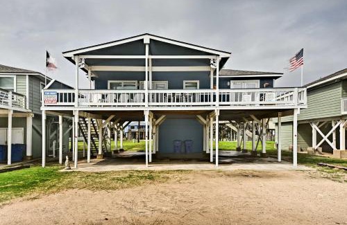 Surfside Beach House | Beachfront Surfside Home with Deck and Family-Friendly Amenities