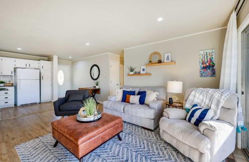 Jay House | Perfect Lakefront Oklahoma Retreat with Deck and Fire Pit