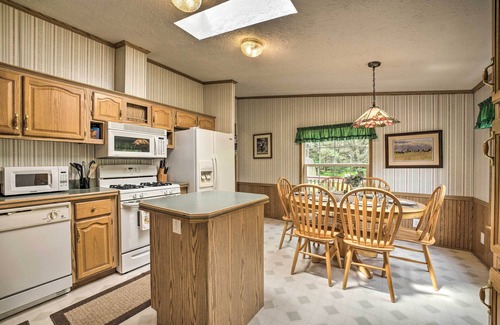 Benezette House | Inviting Mountain Escape: Deck, Fire Pit & Family-Friendly Stay