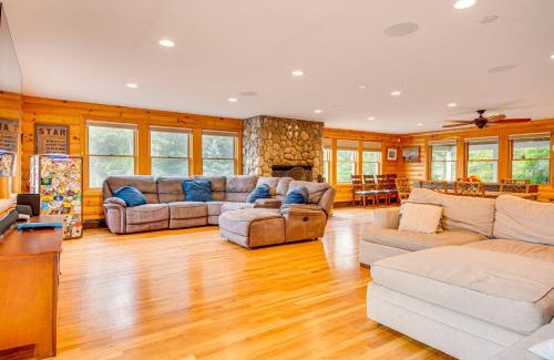 Belmont House | Family-Friendly Belmont Home with Pool & Beach Access