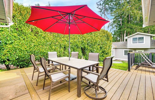 Education Hill Cottage | Inviting Redmond Home with Yard – Just 17 Miles to Seattle