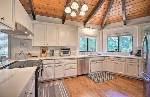 Apple Hill House | Explore Camino Home: Deck, Grill & Close to Wineries