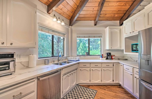 Apple Hill House | Explore Camino Home: Deck, Grill & Close to Wineries