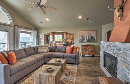 Leander House | Stunning Jonestown House with Lake Travis Views & Spa