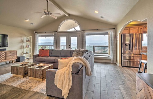 Leander House | Stunning Jonestown House with Lake Travis Views & Spa