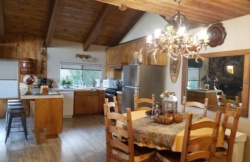 Arrowhead Villas Cabin | Scenic Deck Lake Views at the Swiss Retreat - 10/10 Rated