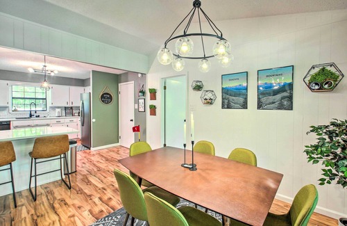 Jones Mills House | Relaxing Hot Springs Retreat with Deck and Resort Perks