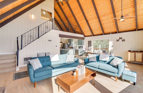 Yosemite Lakes Cabin | Deck + Views: Scenic Yosemite Lakes Retreat