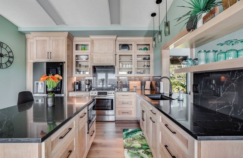 Florence House | Deck w/Private Beach,HotTub,FirePit @pinpointstays