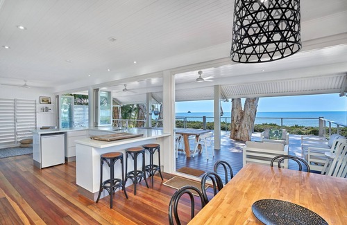Clifton Beach House | Ocean View Retreat with Pool & Kitchen - Rated 9.8/10