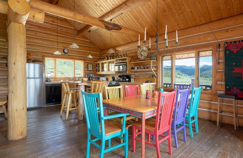 Stanley Cabin | Decker Peak Log Home - Breathtaking Mountain Views Await!