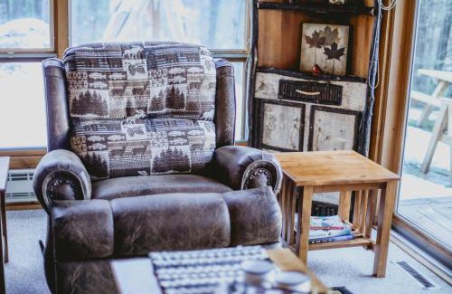 Woodruff House | Relax at Decompression Zone - Little Spider Lake Retreat