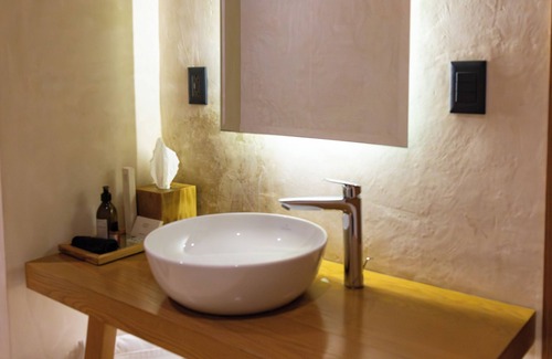 Centro Hotel | Experience Decu Downtown: 5-Star Stay with Spa & Pool