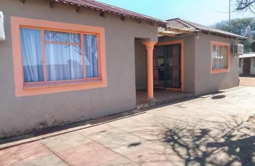 Chaneng Bed & Breakfast | Dee's B n B