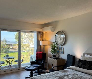 Dee Why Apartment | Seaside Escape at Dee Why Beach - Surfrider Studio 22
