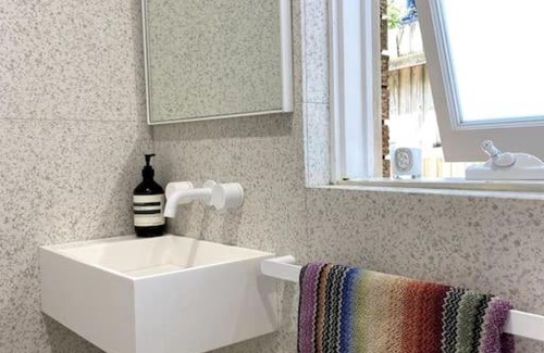 Dee Why Apartment | Dee Why Town House: Family & Pet-Friendly Retreat