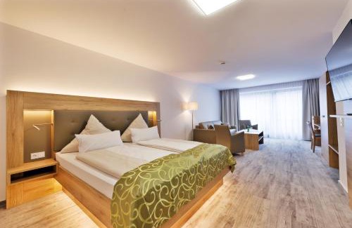 Lubbecke Hotel | Deeke's Quellenhof: Pet Friendly Stay with Top Amenities
