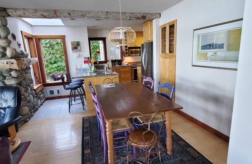 Regional District of Nanaimo Cottage | Deep Bay Ocean Front Cottage: Private Escape with Hot Tub
