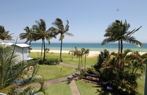 Brisbane Waterfront House | Premier Deep Blue 15 Apartment on Moreton Island