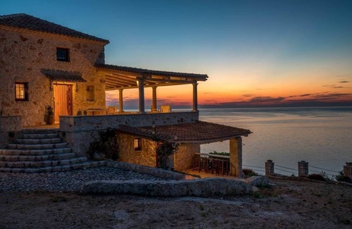 Korithi Villa | Idyllic Deep Blue Villa with Oceanview & Private Pool