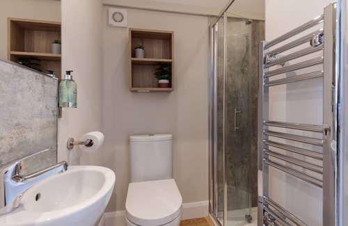 Huxley Apartment | Discover Tranquility in the Heart of Cheshire Countryside