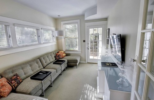 Old Enfield House | Experience Austin: Ocean View Retreat with Spa & Hot Tub
