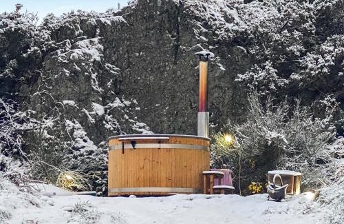 Millom House | Pet-Friendly Deer Close - Rated 10/10 with Hot Tub Bliss
