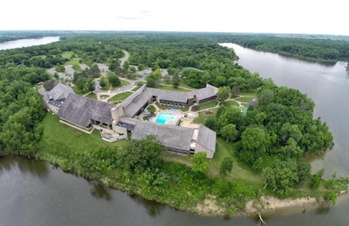 Mount Sterling Resort | Explore Deer Creek State Park Lodge with Ocean View & Pool