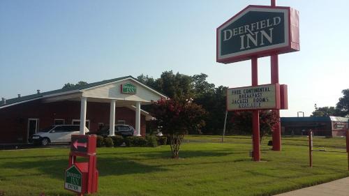 Osceola Hotel | Cozy Deer Field Inn: Pet-Friendly and Family-Ready Stay