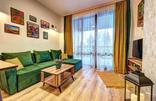 Smolyan Apartment | Relax at Deer Lake 521: Family-Friendly Pool Retreat