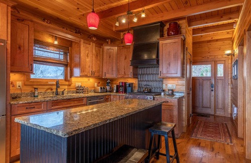 Banner Elk House | Deer Moments: 3 Bedroom Retreat with Hot Tub & Scenic Views