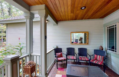 Glen Arbor House | Discover Deer Park 19 - Inn the Oaks: Family-Friendly Retreat
