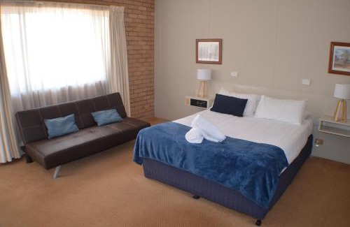 Armidale Hotel | Relax at Deer Park Motor Inn Armidale - 4 Star Retreat