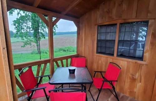 Rock Stream Cabin | Inviting Deer Path Off Grid Cabin: Family-Friendly Retreat