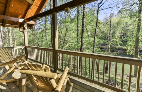 Ellijay Cabin | Deer River Retreat: Riverfront Escape with Hot Tub & Pets Welcome