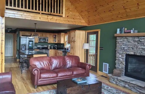 Peach Glen House | Unwind by the Pool: Explore State Parks & Appalachian Trail
