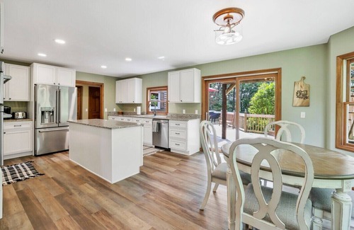 Rockbridge House | Deer Run Manor: Indoor Pool, Spa & Game Room Awaits