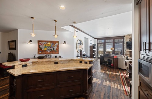Empire Pass Condo | Deer Valley Ski In/Ski Out Retreat with Top Amenities