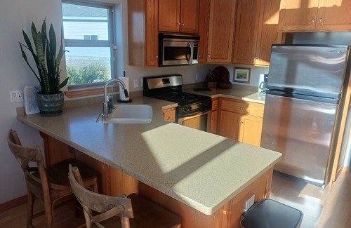 Shelter Cove House | Pet-Friendly Deer View Chalet with Oceanfront Escape