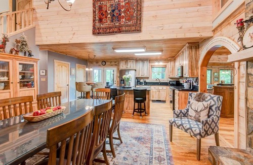 Boone House | Deer View Lodge: Family-Friendly Retreat Amid Nature