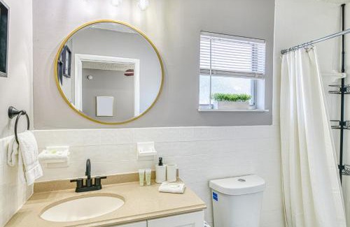 Deerfield Beach House | Unforgettable Deerfield Delight: Pet & Child Friendly Stay